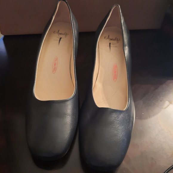 Amalfi by Rangoni Sven Pumps, Leather - Size 12 and 12.5 - Picture 2 of 7
